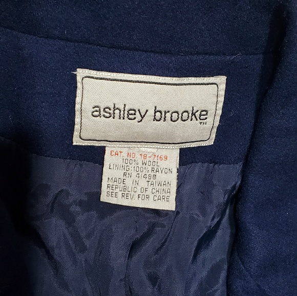 Coat - Picture 2 of 4